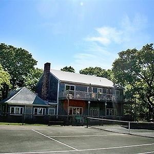 Marthas Vineyard Resort
